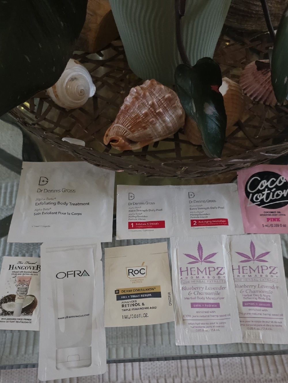 OFRA White Sample Packet  8pc